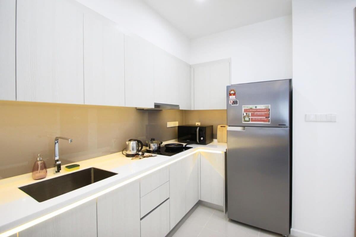 A Stylish High-Floor 2Br Suasana Suites Views Johor Bahru Kültér fotó