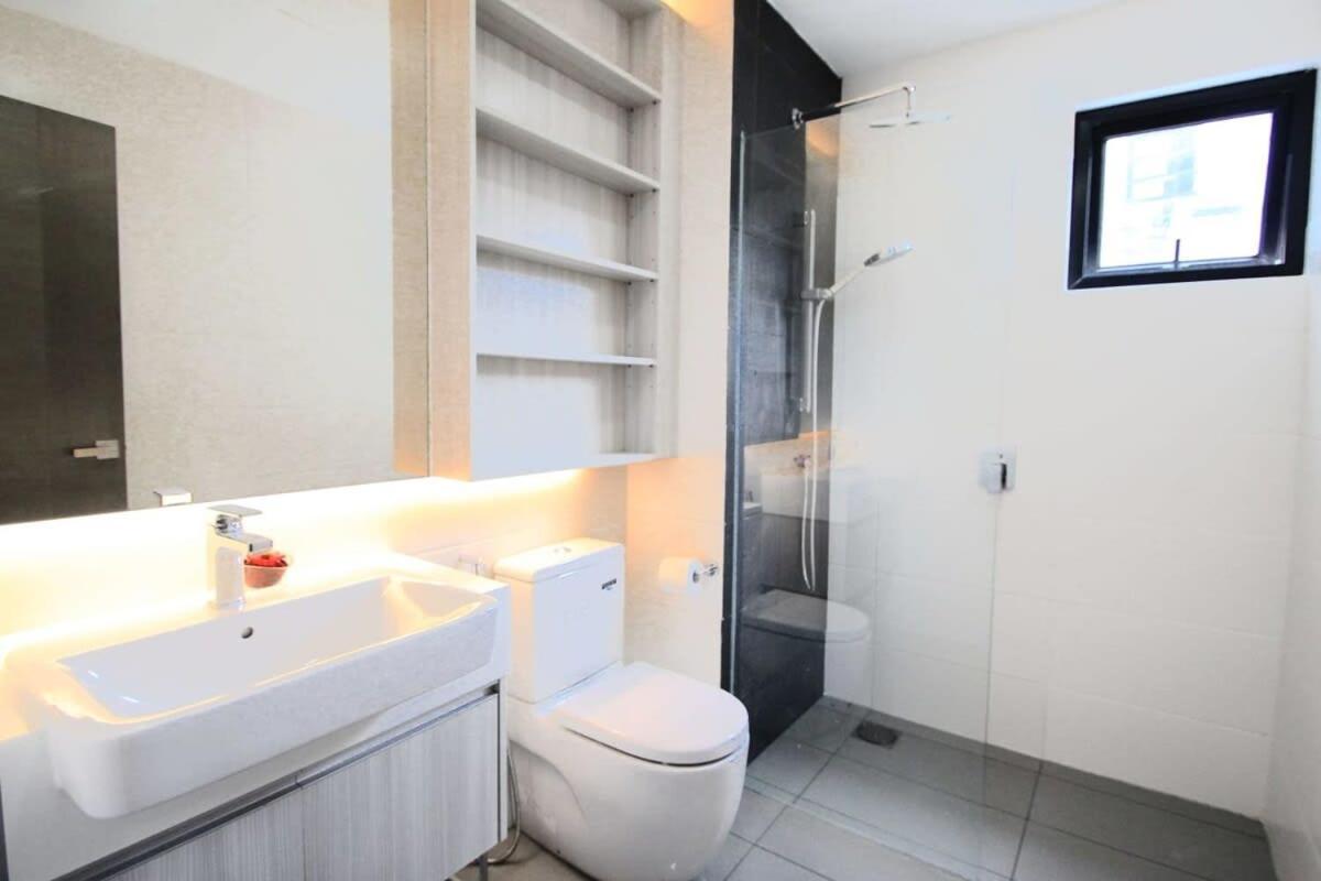 A Stylish High-Floor 2Br Suasana Suites Views Johor Bahru Kültér fotó